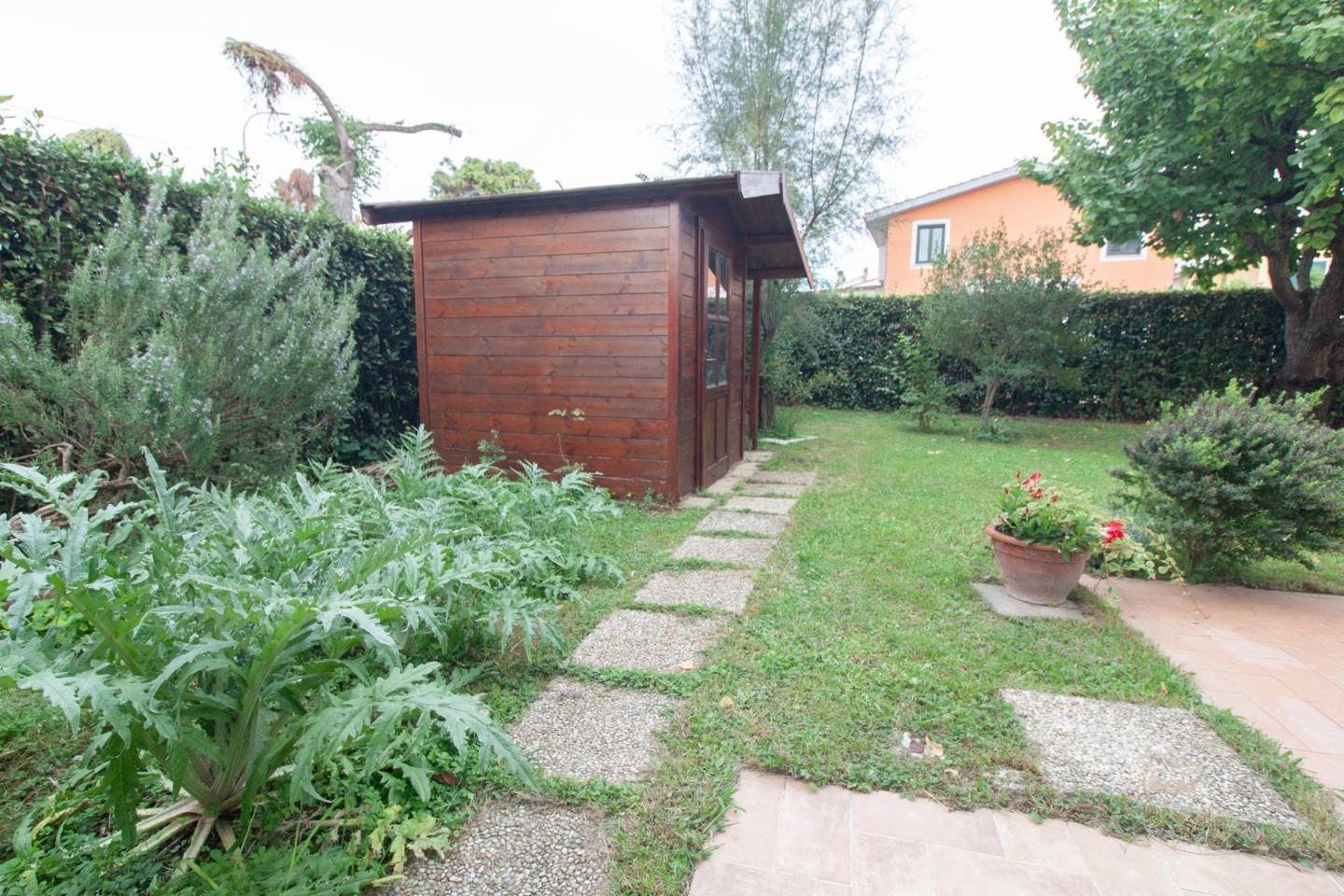 Immagine 31 di Appartamento in vendita  a Pisa