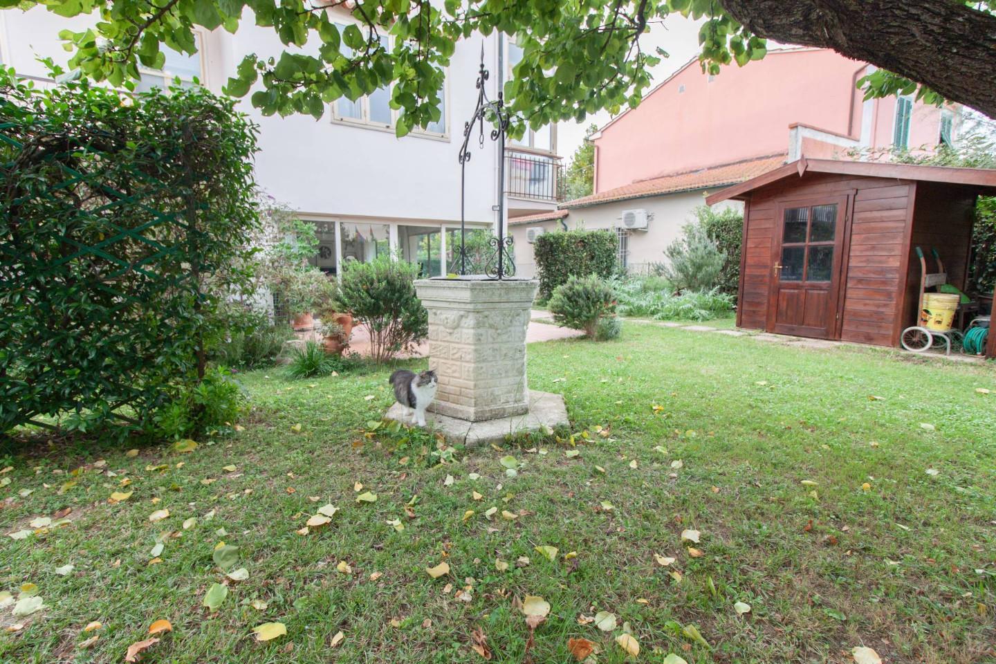 Immagine 34 di Appartamento in vendita  a Pisa