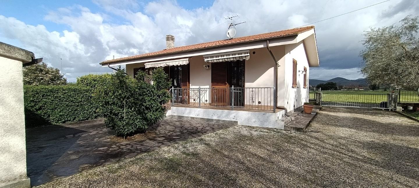 casa indipendente in vendita a San Giuliano Terme in zona Arena-Metato