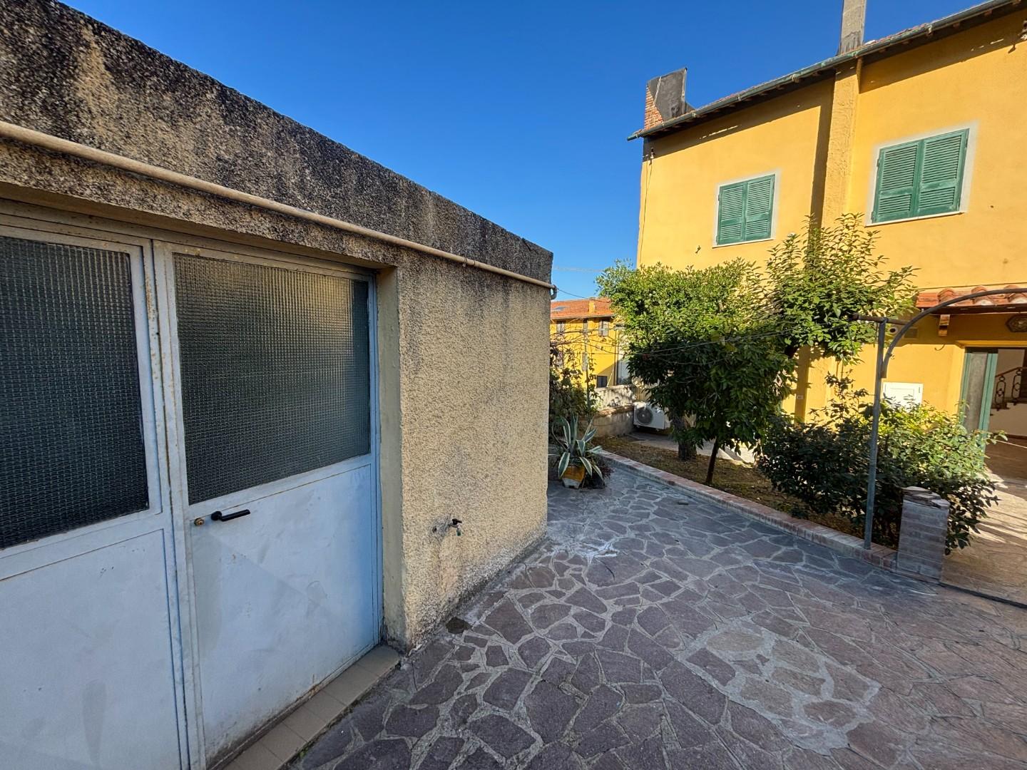 Immagine 9 di Porzione di casa in vendita  a Montopoli In Val D'arno