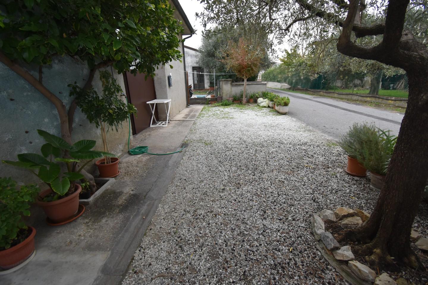 Immagine 41 di Terratetto in vendita  a San Giuliano Terme