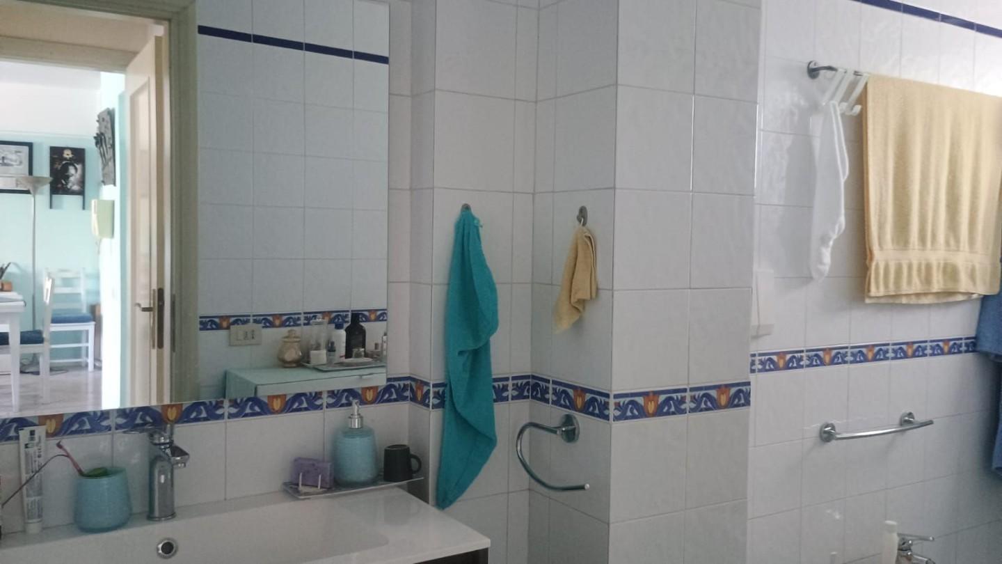 Immagine 21 di Mansarda in vendita  a Viareggio