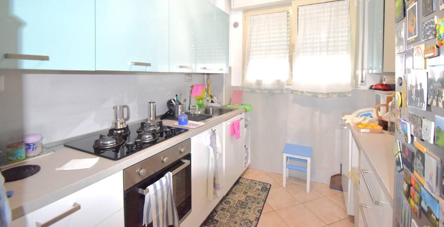 Immagine 15 di Mansarda in vendita  a Viareggio