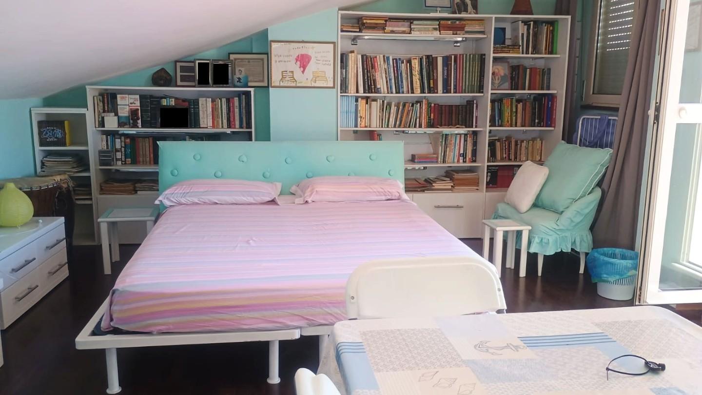 Immagine 29 di Mansarda in vendita  a Viareggio