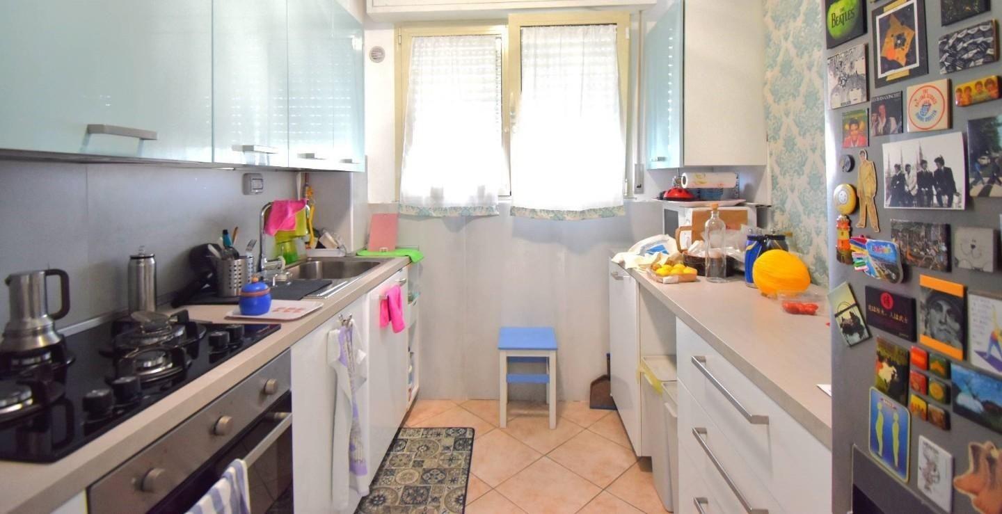 Immagine 16 di Mansarda in vendita  a Viareggio