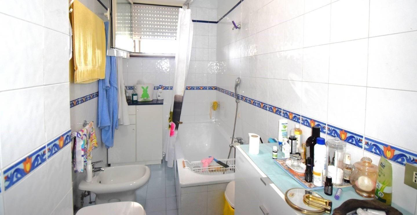 Immagine 18 di Mansarda in vendita  a Viareggio