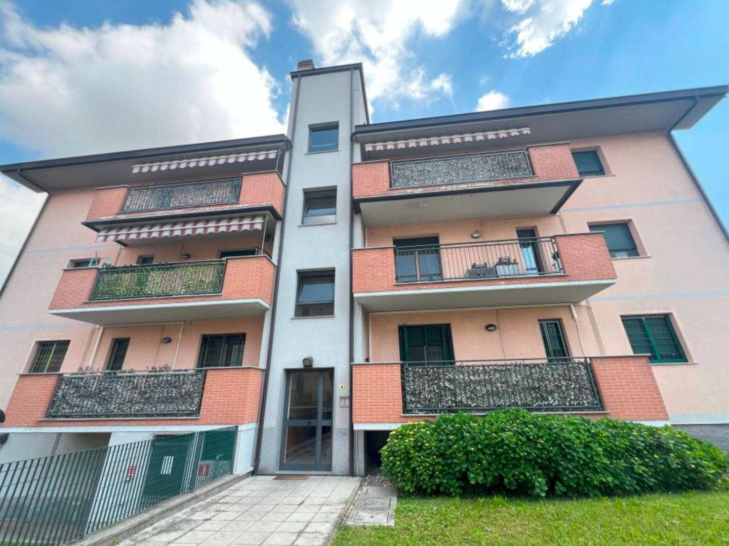 Immagine 3 di Appartamento in vendita  a Landriano