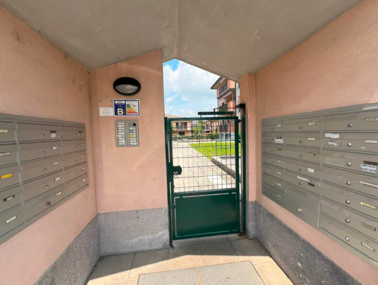 Immagine 4 di Appartamento in vendita  a Landriano