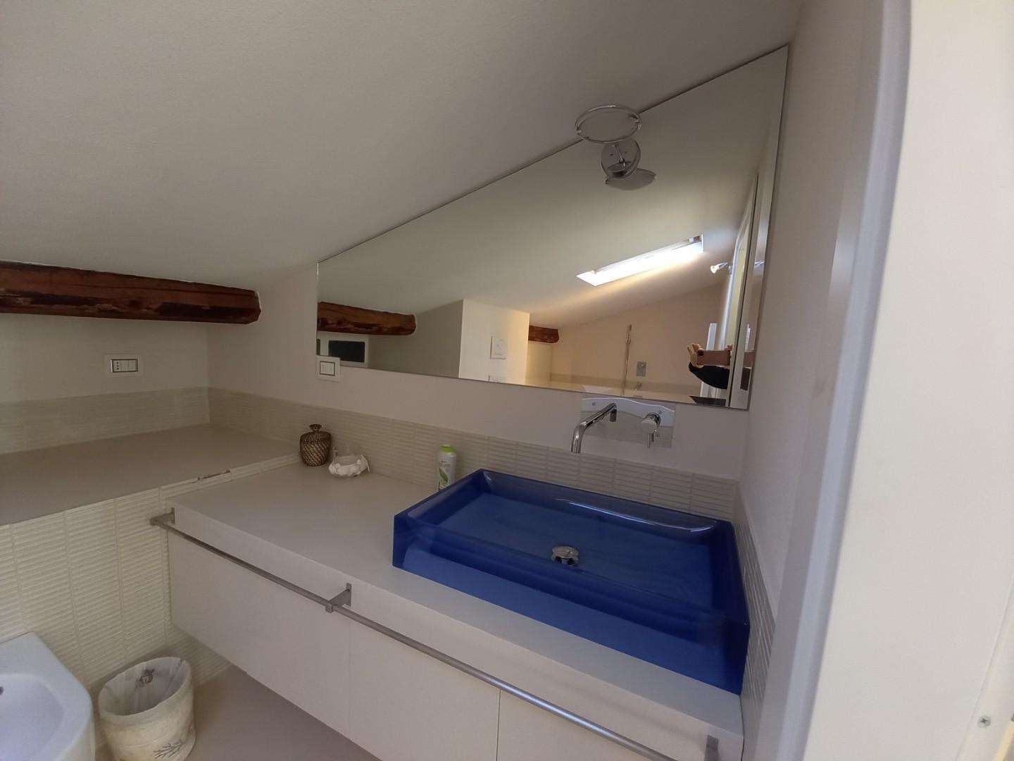 Immagine 21 di Appartamento in vendita  a Camaiore