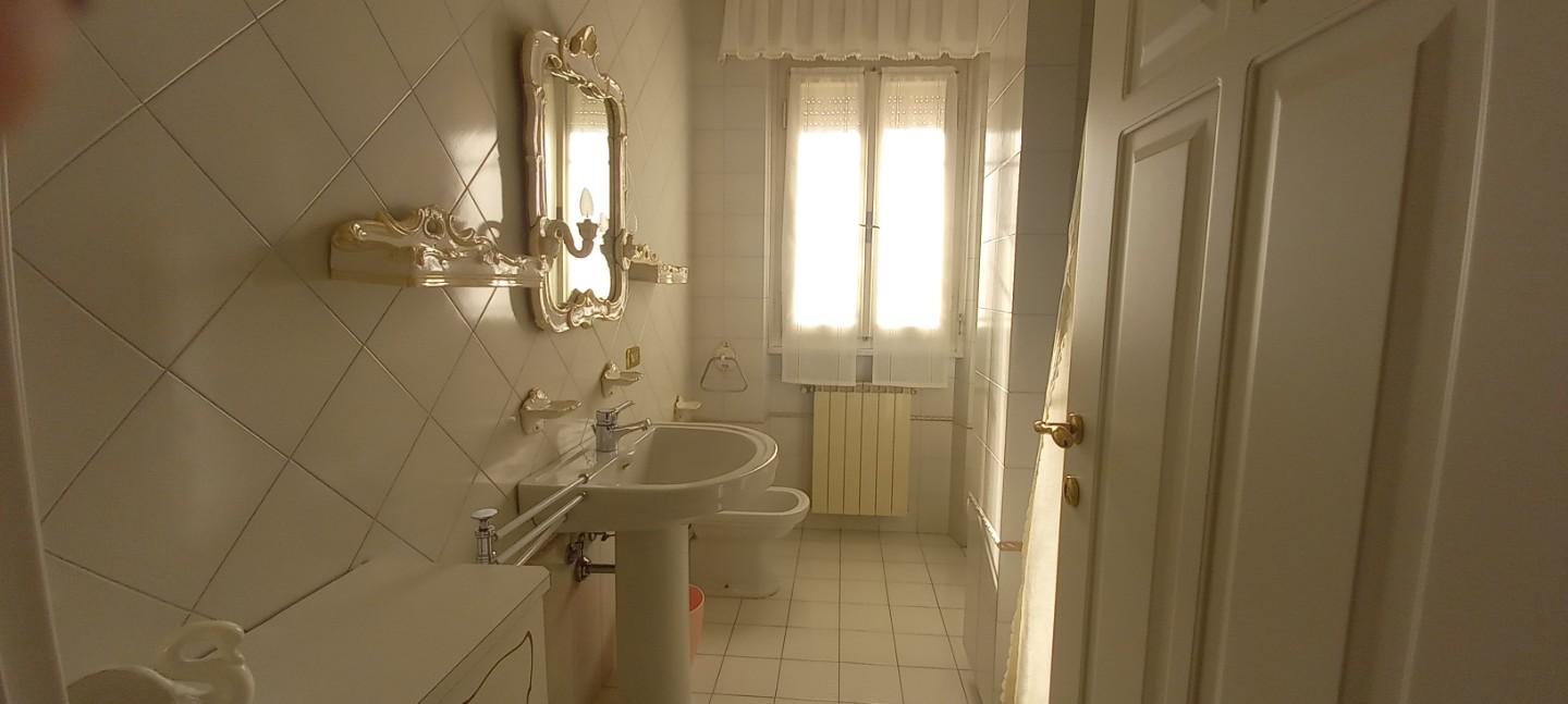 Immagine 29 di Appartamento in vendita  a Camaiore