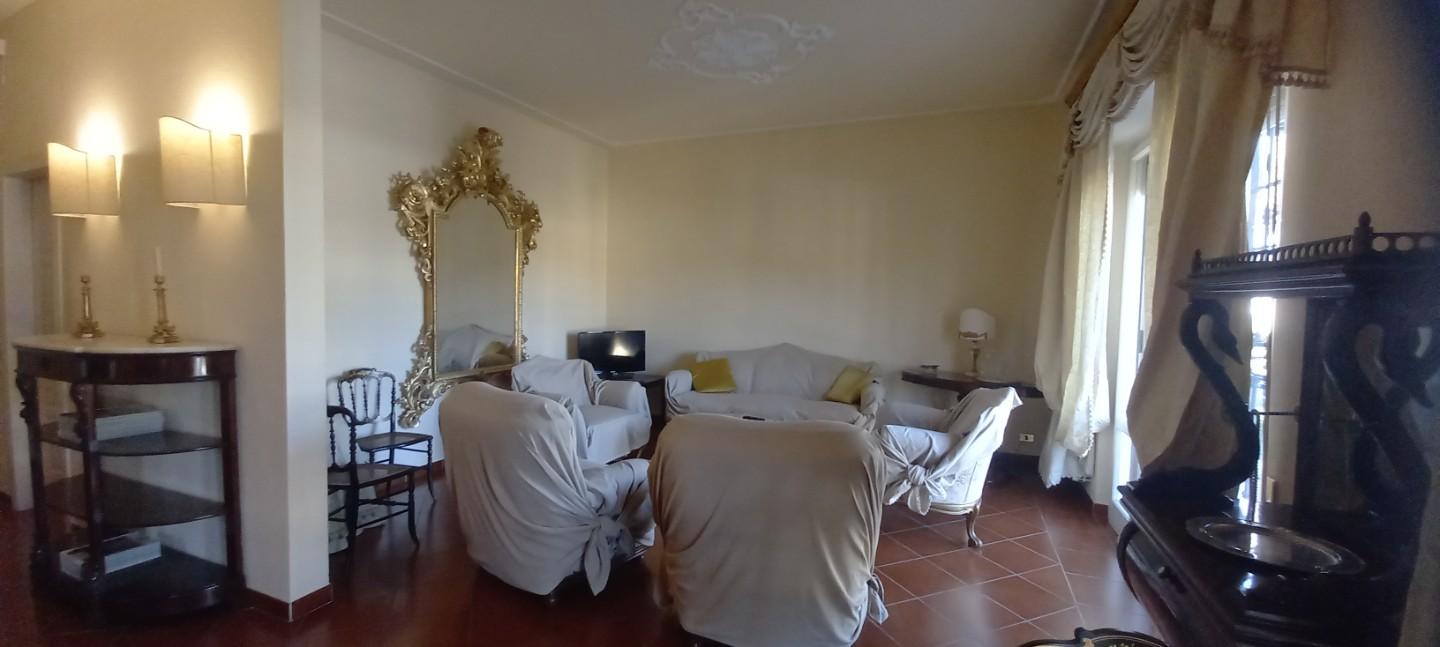 Immagine 18 di Appartamento in vendita  a Camaiore