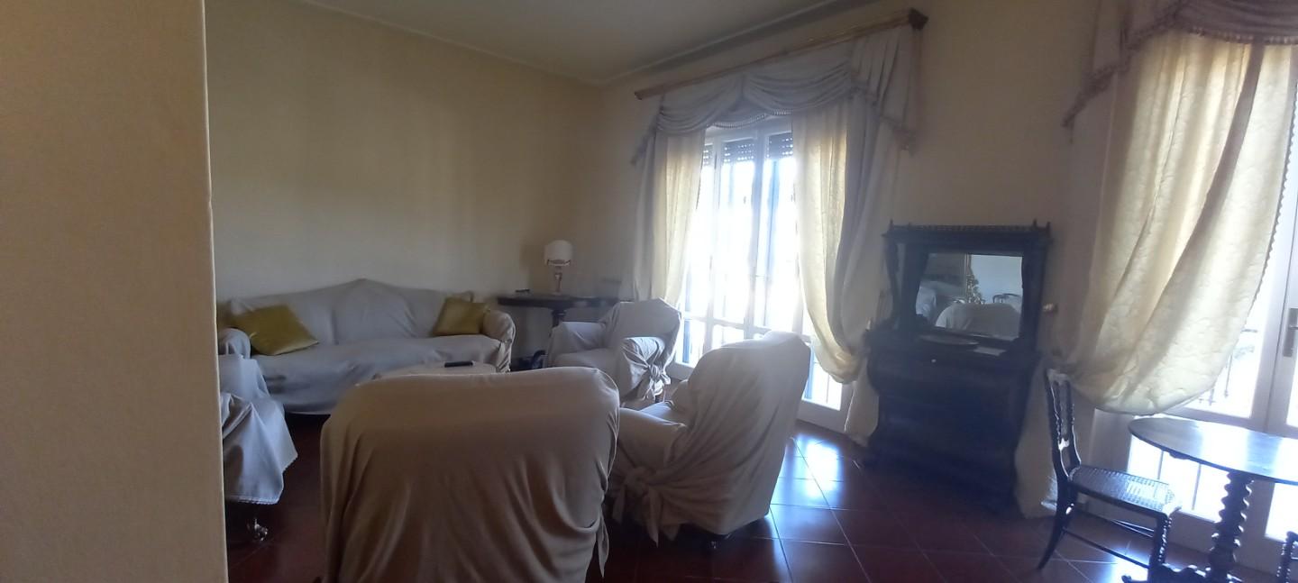 Immagine 14 di Appartamento in vendita  a Camaiore