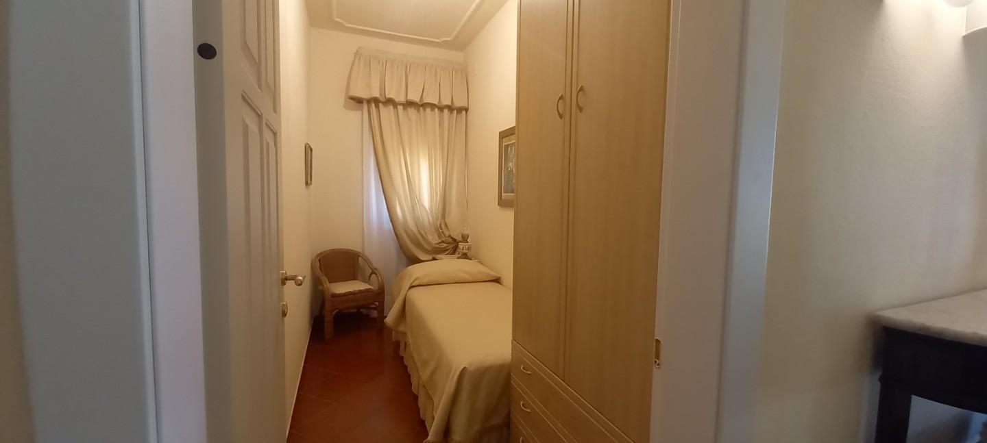 Immagine 12 di Appartamento in vendita  a Camaiore