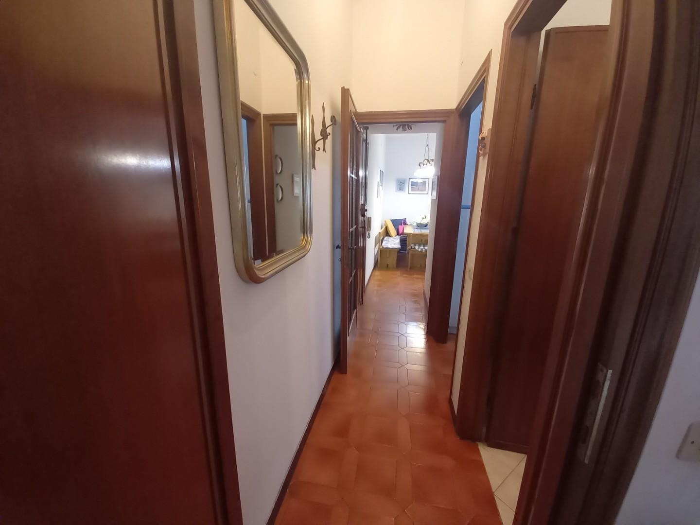 Immagine 17 di Appartamento in vendita  a Camaiore