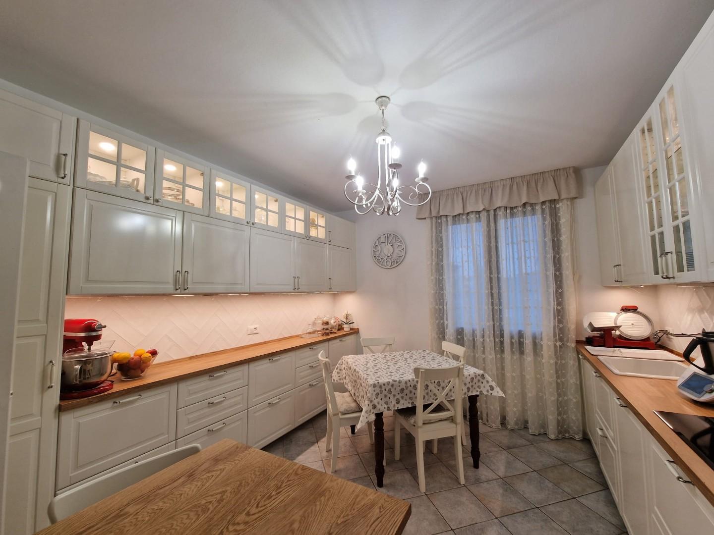 Immagine 11 di Casa semindipendente in vendita  a Collesalvetti