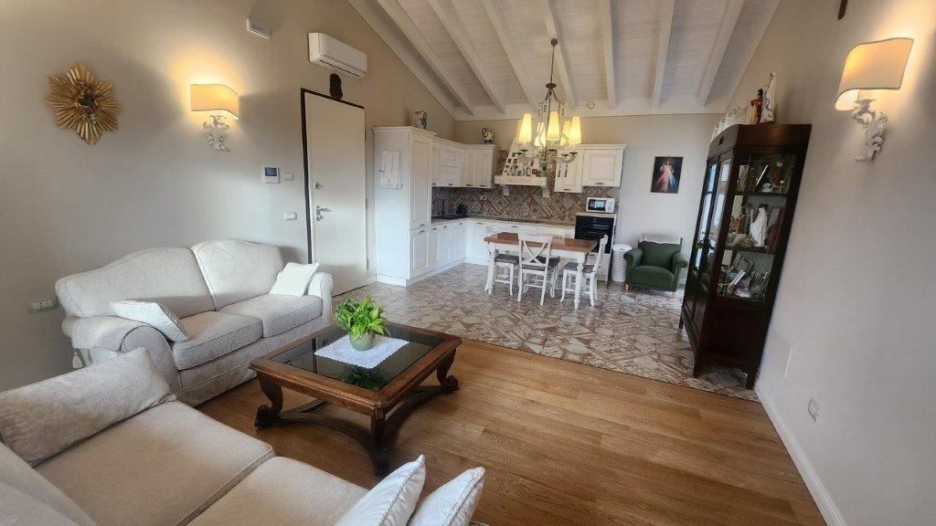 Immagine 7 di Appartamento in vendita  a Bientina