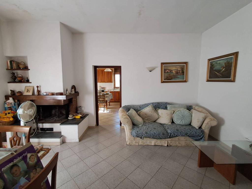 Immagine 4 di Casa indipendente in vendita  a Crespina Lorenzana