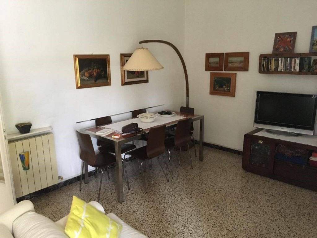 Immagine 2 di Appartamento in vendita  a Massa