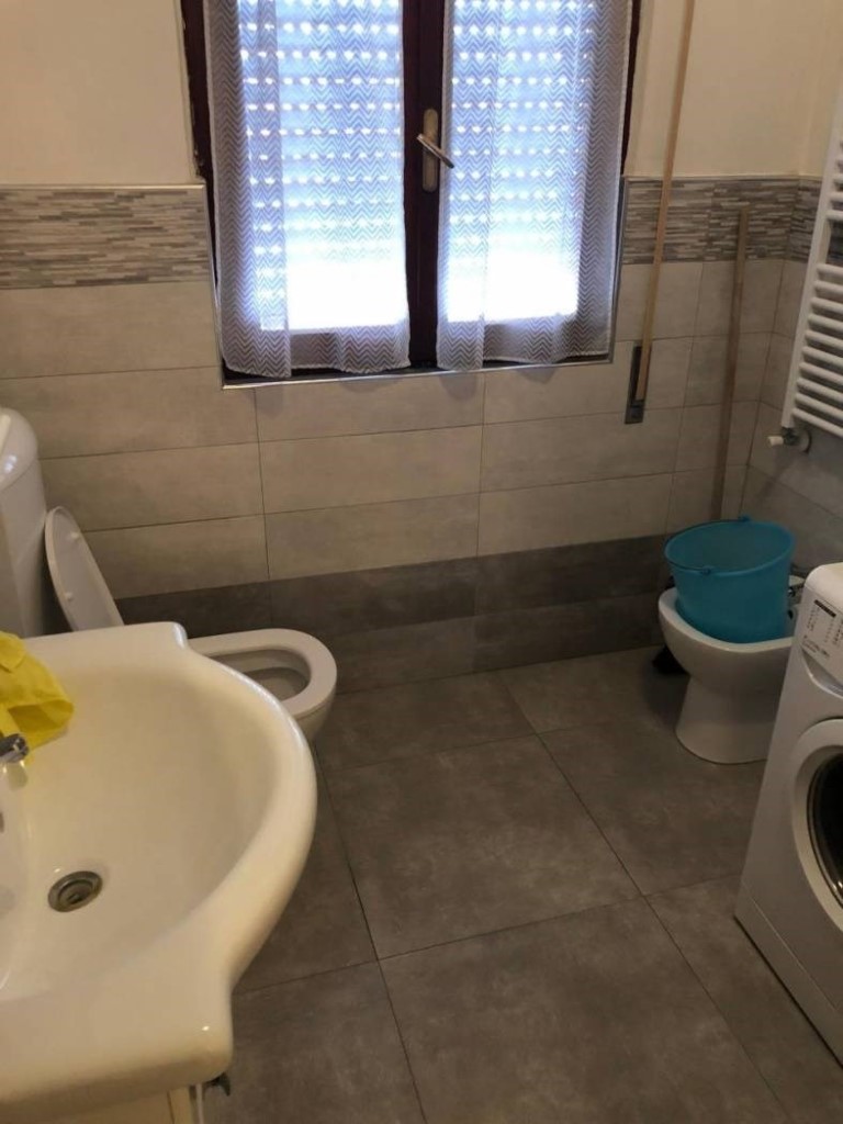 Immagine 12 di Appartamento in vendita  a Massa