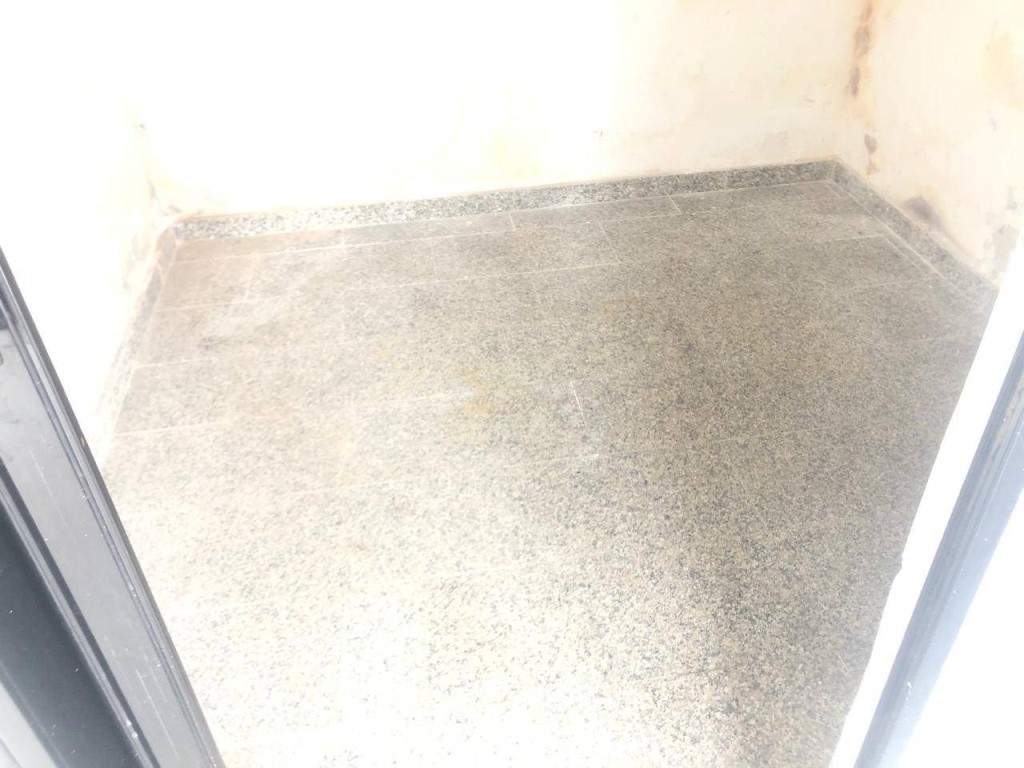 Immagine 5 di Negozio in affitto  a Massa