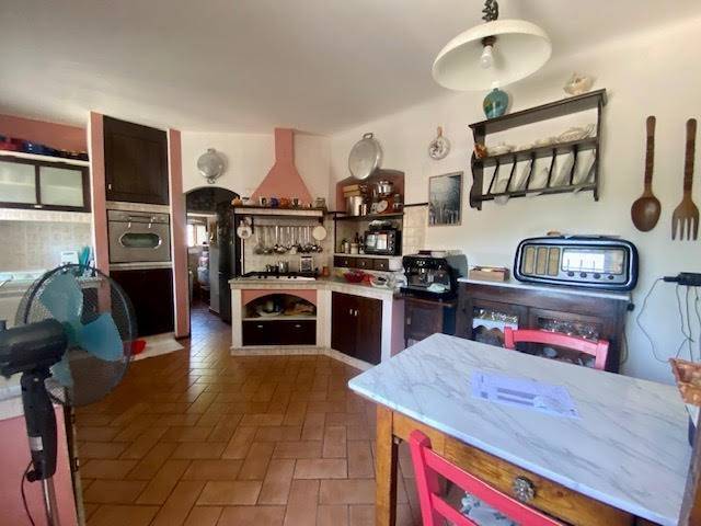 Immagine 16 di Villa in vendita  a Sarzana