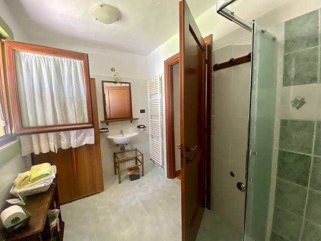 Immagine 4 di Villa in vendita  a Sarzana