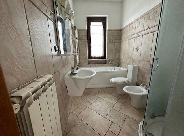 Immagine 28 di Casa bifamiliare in vendita  a Ortonovo