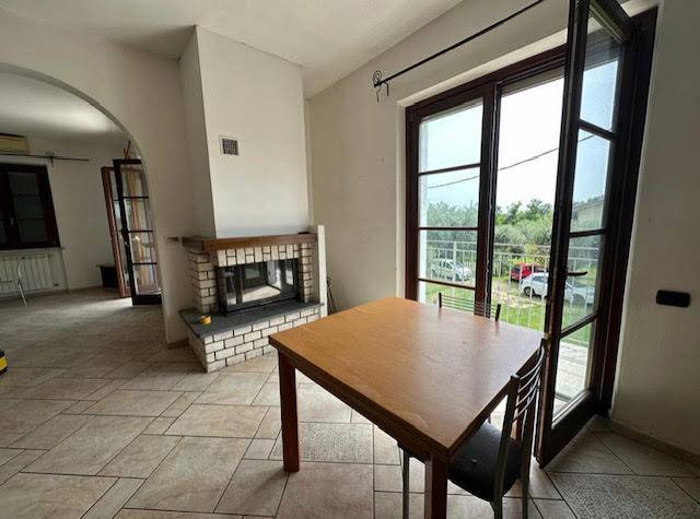 Immagine 1 di Casa bifamiliare in vendita  a Ortonovo