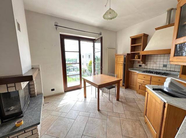 Immagine 21 di Casa bifamiliare in vendita  a Ortonovo