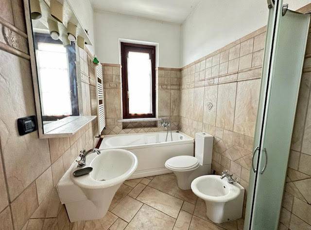 Immagine 27 di Casa bifamiliare in vendita  a Ortonovo