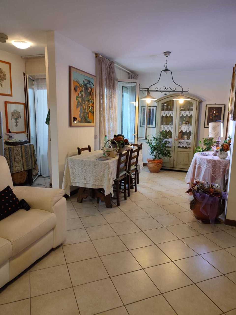 Immagine 2 di Appartamento in vendita  a Livorno