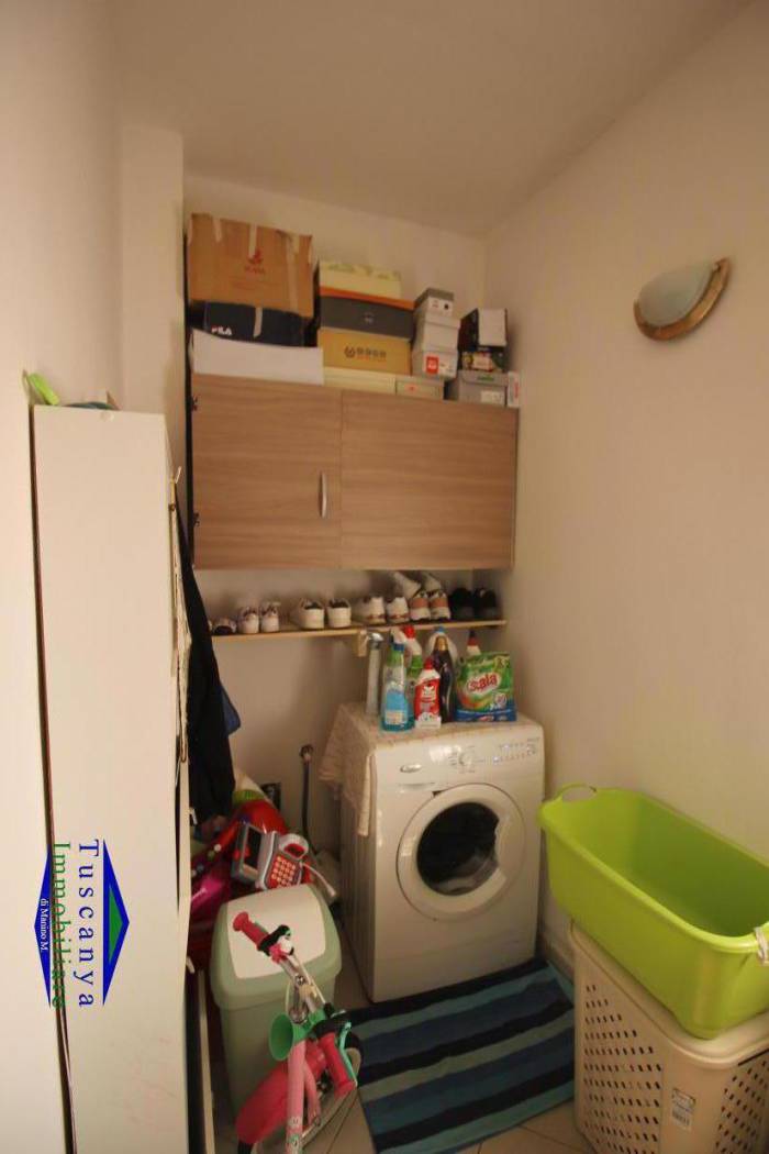 Immagine 6 di Appartamento in vendita  a Colle Di Val D'elsa