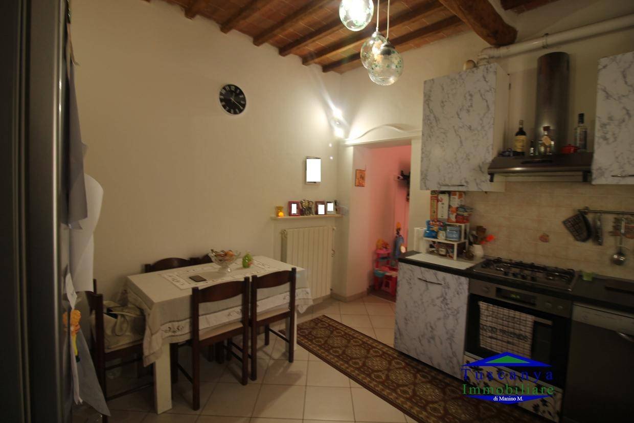 Immagine 2 di Appartamento in vendita  a Colle Di Val D'elsa