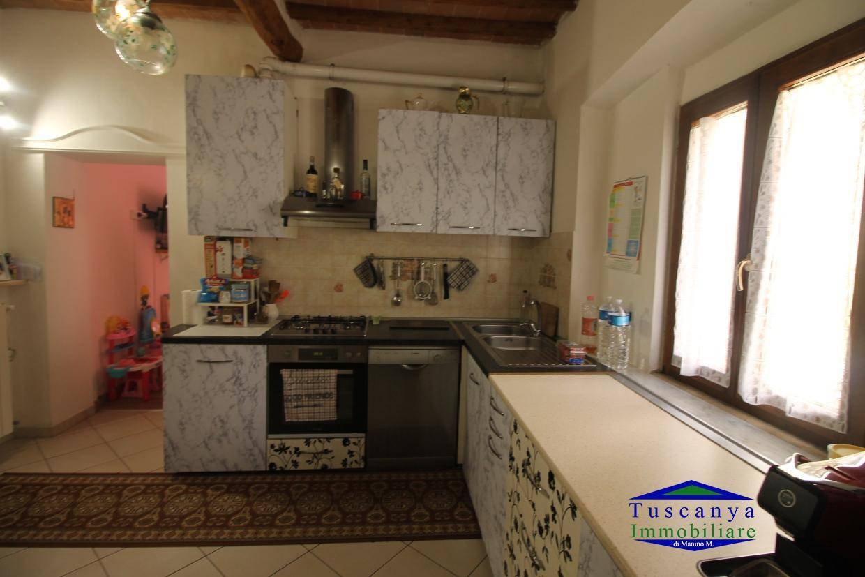 Immagine 3 di Appartamento in vendita  a Colle Di Val D'elsa