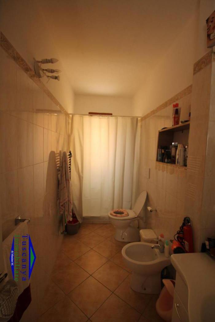 Immagine 7 di Appartamento in vendita  a Colle Di Val D'elsa