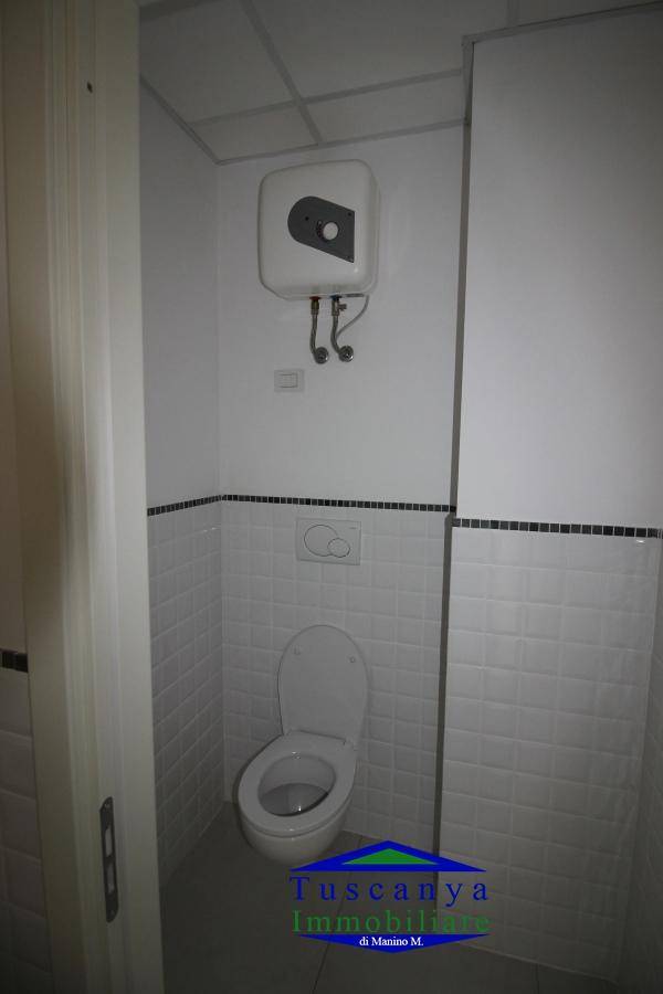 Immagine 4 di Ufficio in vendita  a Poggibonsi