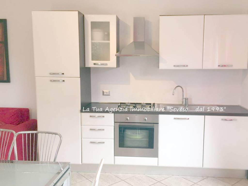 Immagine 13 di Casa quadrifamiliare in affitto  a Forte Dei Marmi