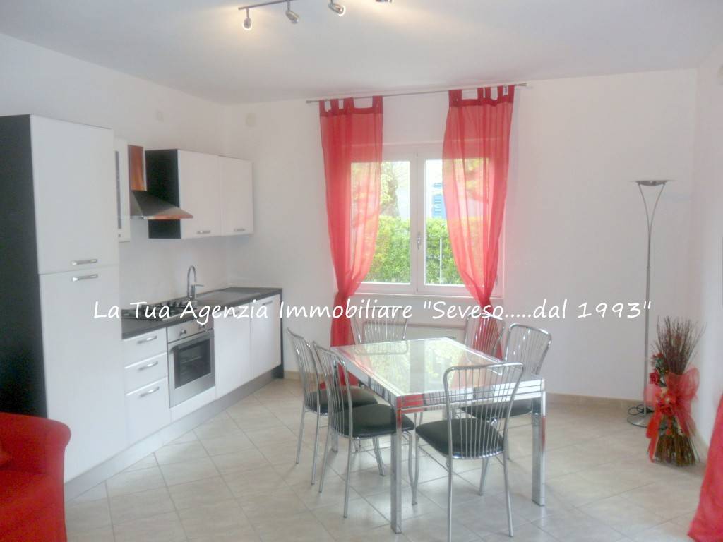 Immagine 2 di Casa quadrifamiliare in affitto  a Forte Dei Marmi