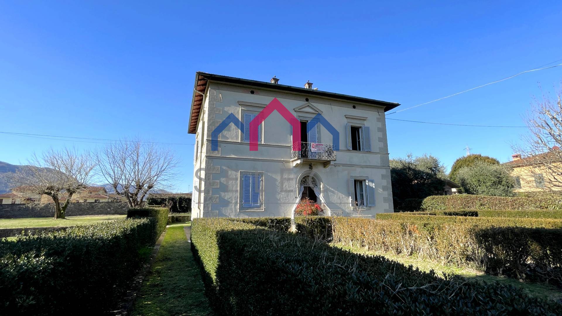 Immagine 3 di Villa in vendita  a Coreglia Antelminelli