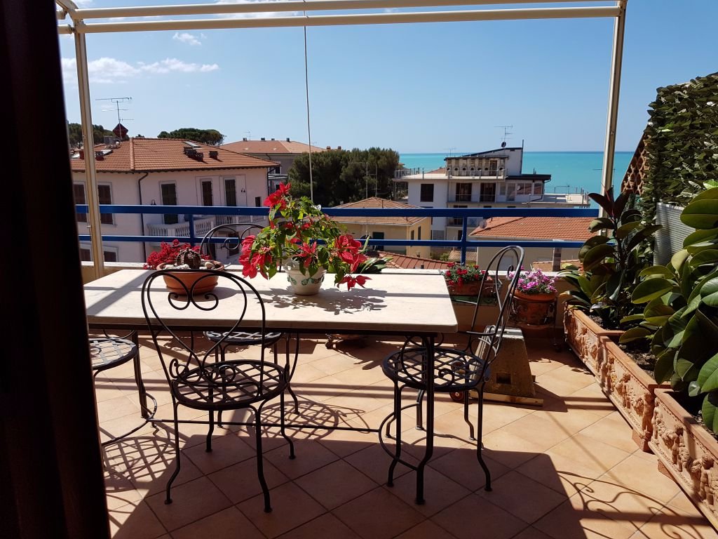 Immagine 5 di Mansarda in vendita  a Rosignano Marittimo