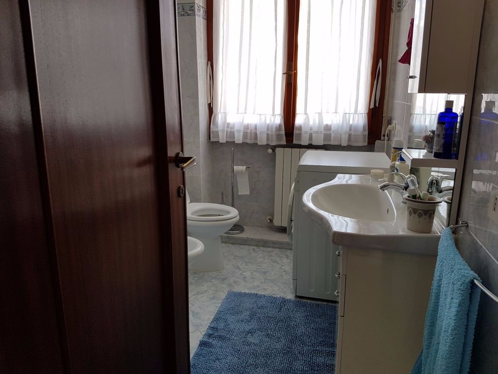 Immagine 11 di Mansarda in vendita  a Rosignano Marittimo