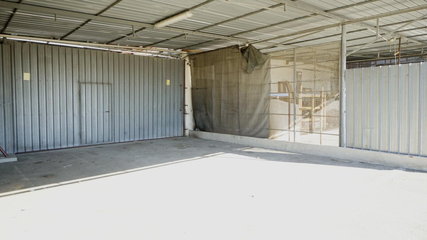 Immagine 4 di Magazzino in affitto  a San Giuliano Terme