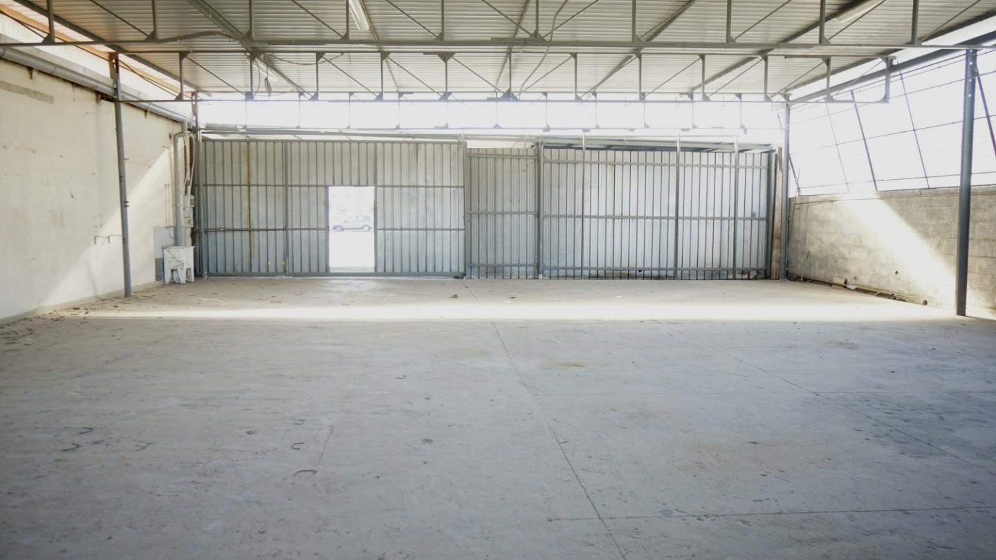 Immagine 2 di Magazzino in affitto  a San Giuliano Terme