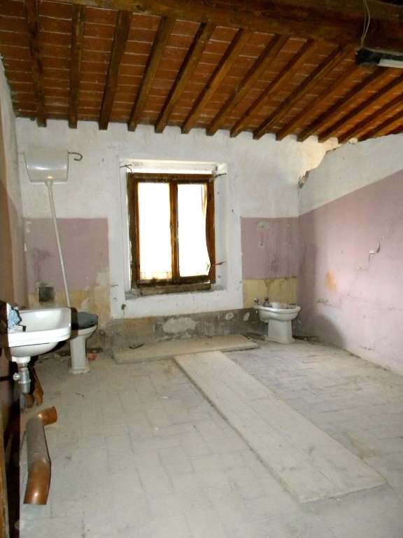 Immagine 21 di Rustico / casale in vendita  a San Giuliano Terme