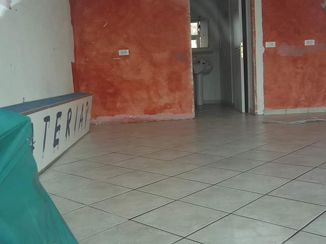 Immagine 3 di Locale commerciale in affitto  a Cascina