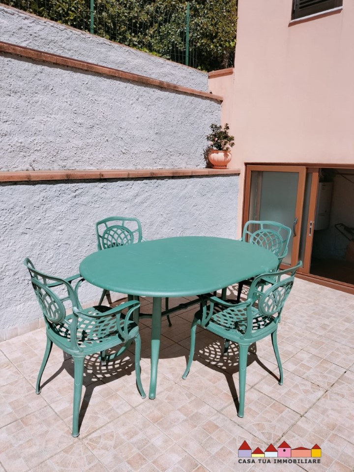 Immagine 14 di Villa in vendita  a Carrara