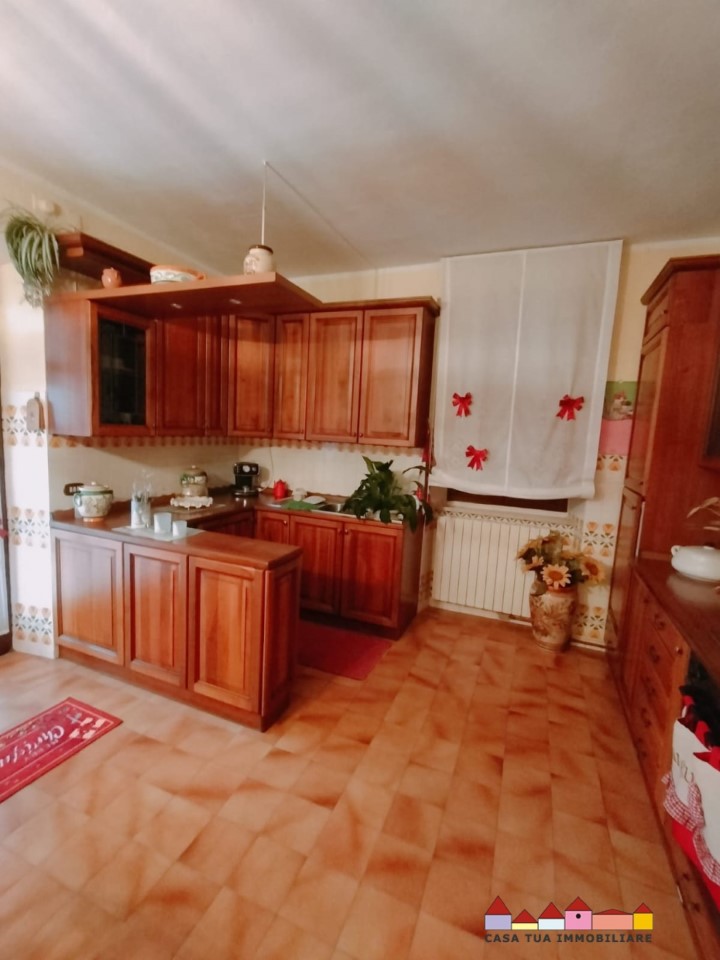 Immagine 15 di Villa in vendita  a Carrara