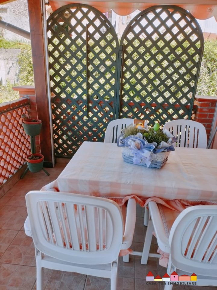 Immagine 7 di Villa in vendita  a Carrara