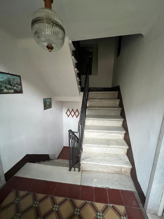 Immagine 6 di Villa in vendita  a Carrara