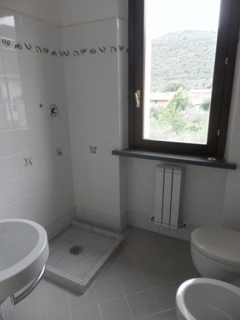 Immagine 7 di Villa in vendita  a Calci